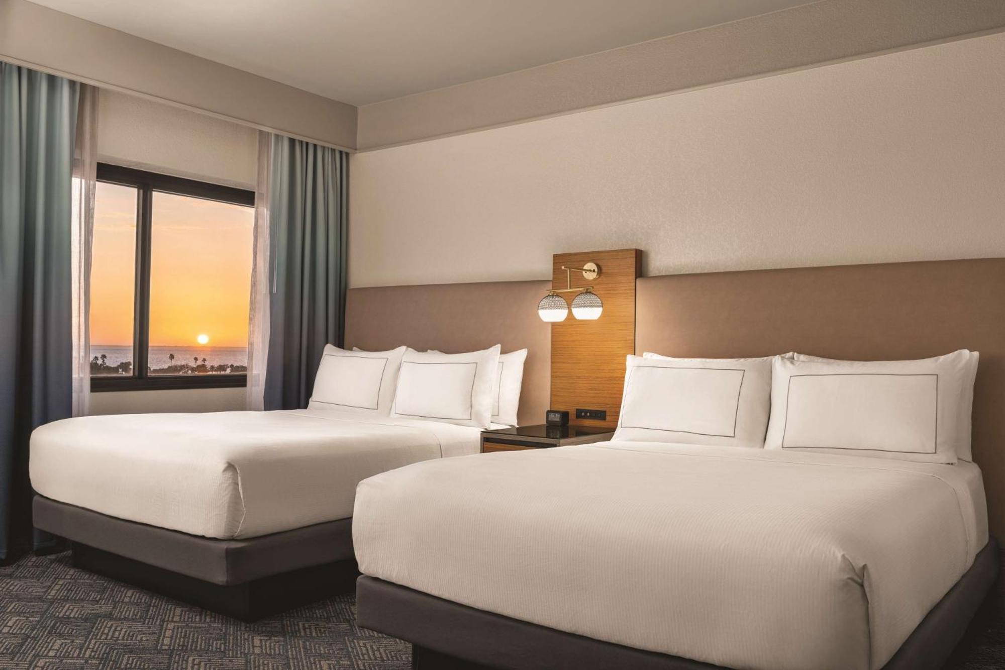Doubletree By Hilton Tampa Rocky Point Waterfront 호텔 외부 사진