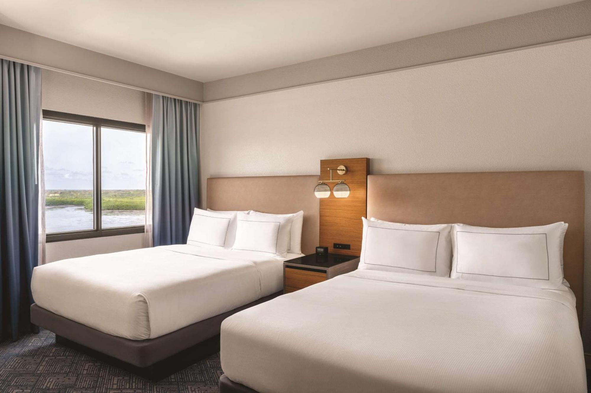 Doubletree By Hilton Tampa Rocky Point Waterfront 호텔 외부 사진